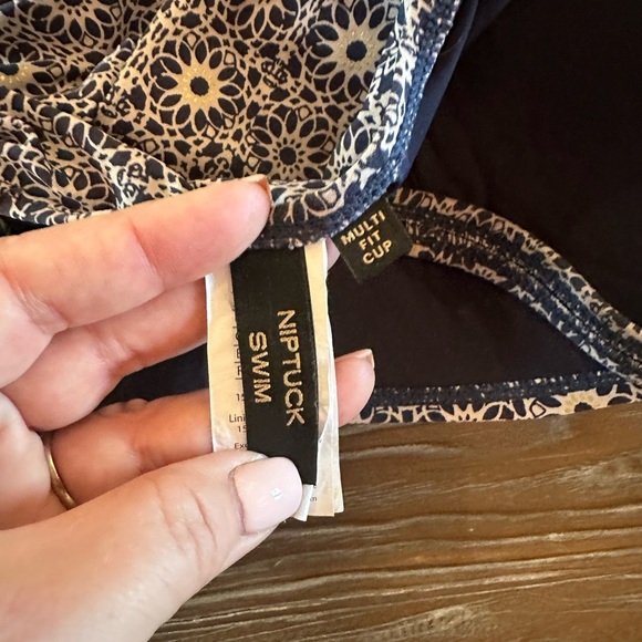 Niptuck Swim Nautical Foil Joanne One
Piece Swimsuit Size 8 - Picture 6 of 7